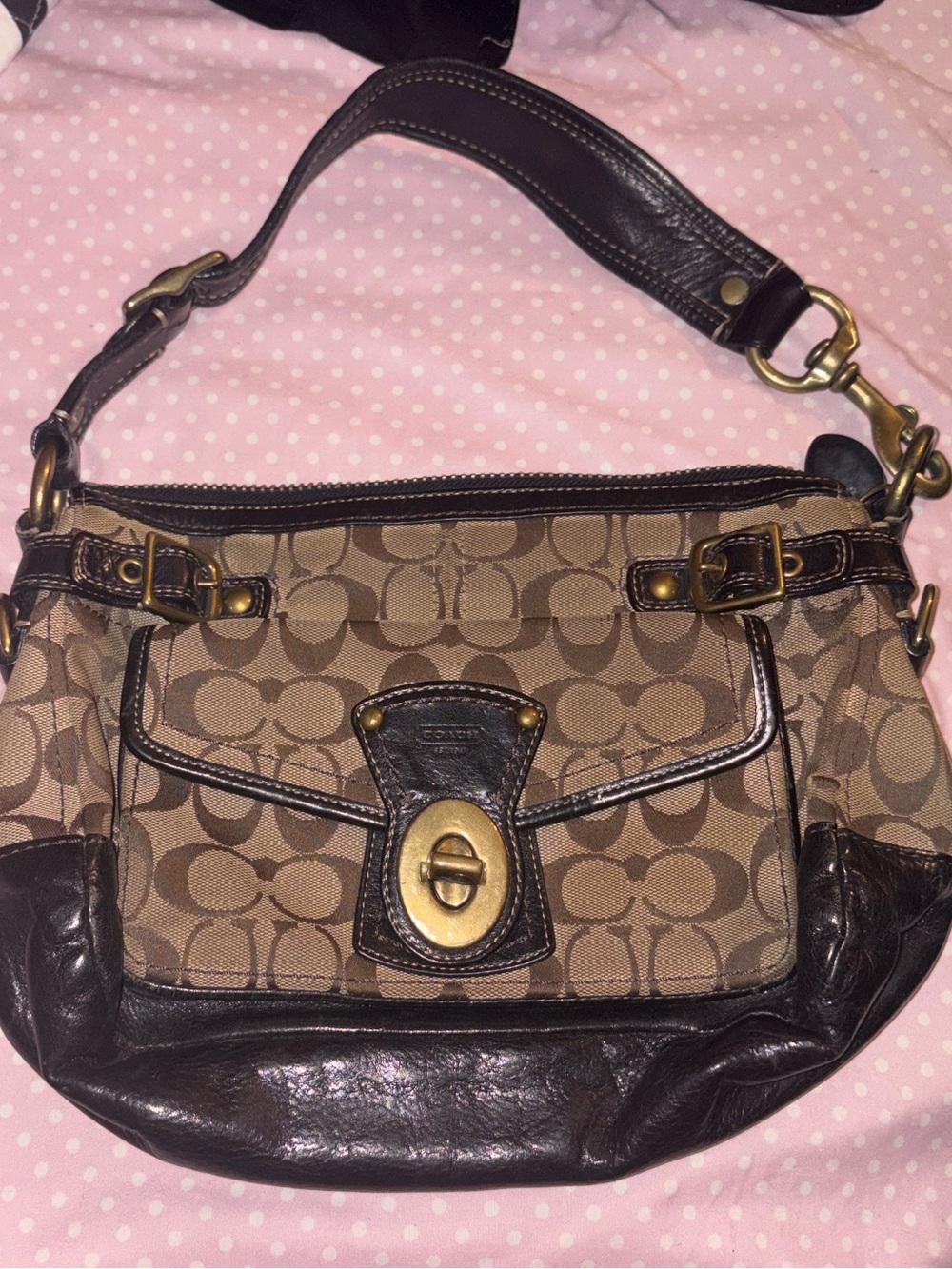 2000’s coach signature legacy turn lock shoulder bag